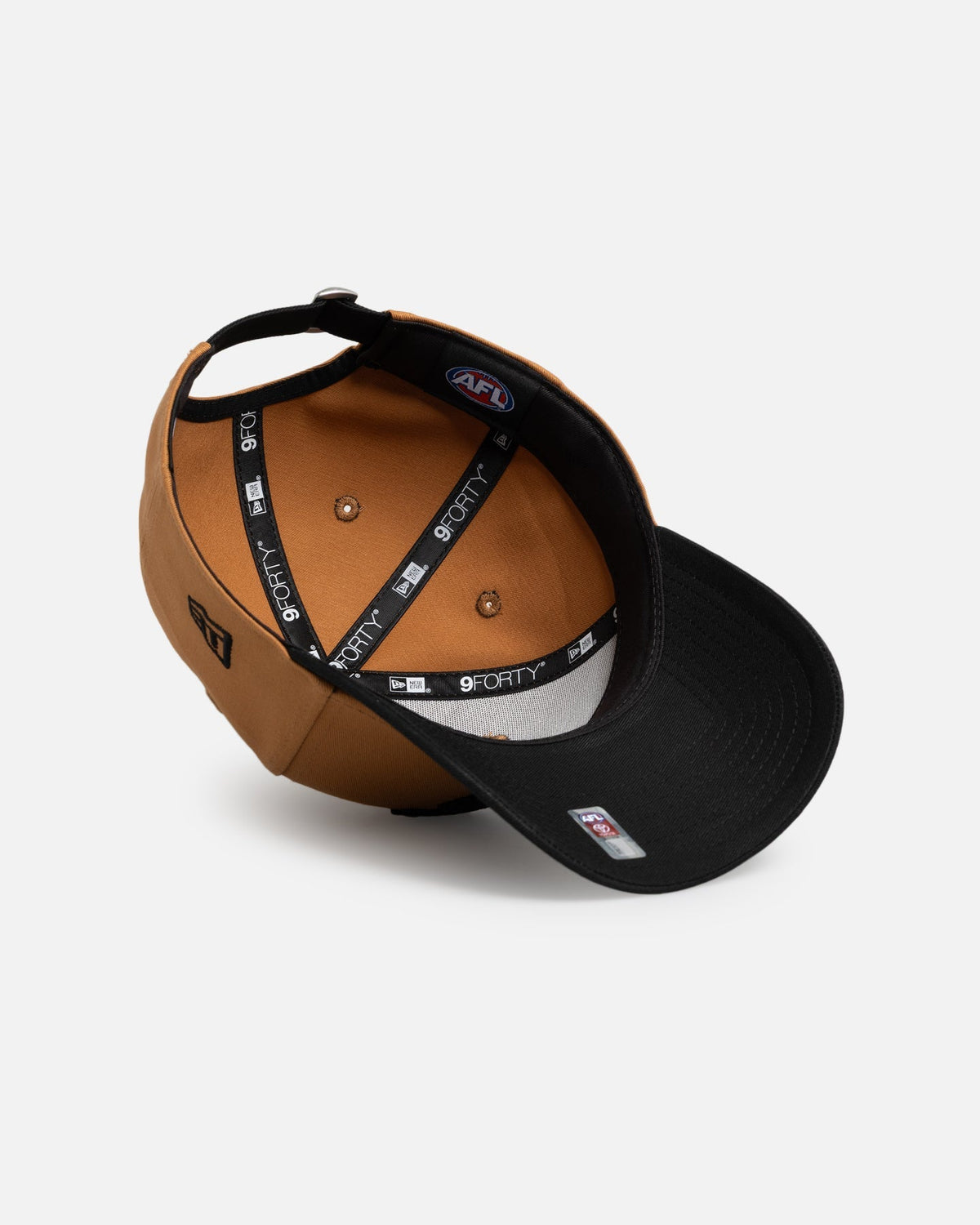 New Era Hawthorn Hawks 'AFL 2026' 9FORTY Strapback Med Beige - image 6