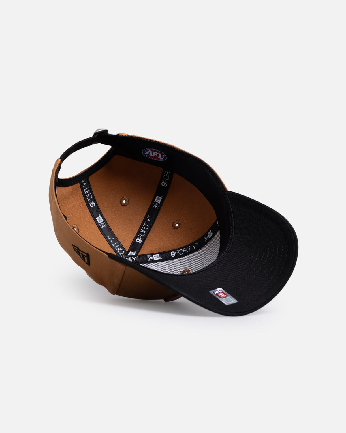New Era Melbourne Football Club 'AFL 2026' 9FORTY Strapback Med Beige - image 6