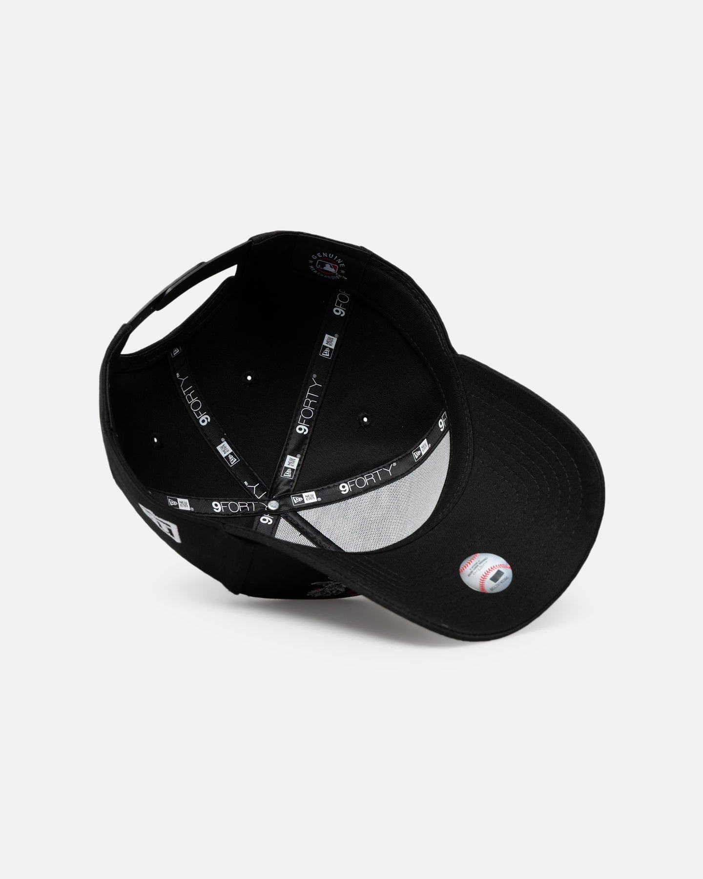 New Era New York Yankees 'Valentines Day' 9FORTY A-Frame Snapback Black