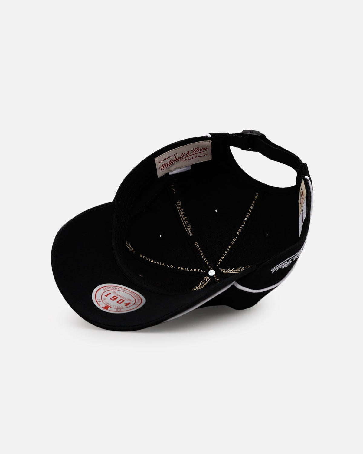 Mitchell & Ness Chicago Bulls 'Millenium' Circuit Strapback Black/Red