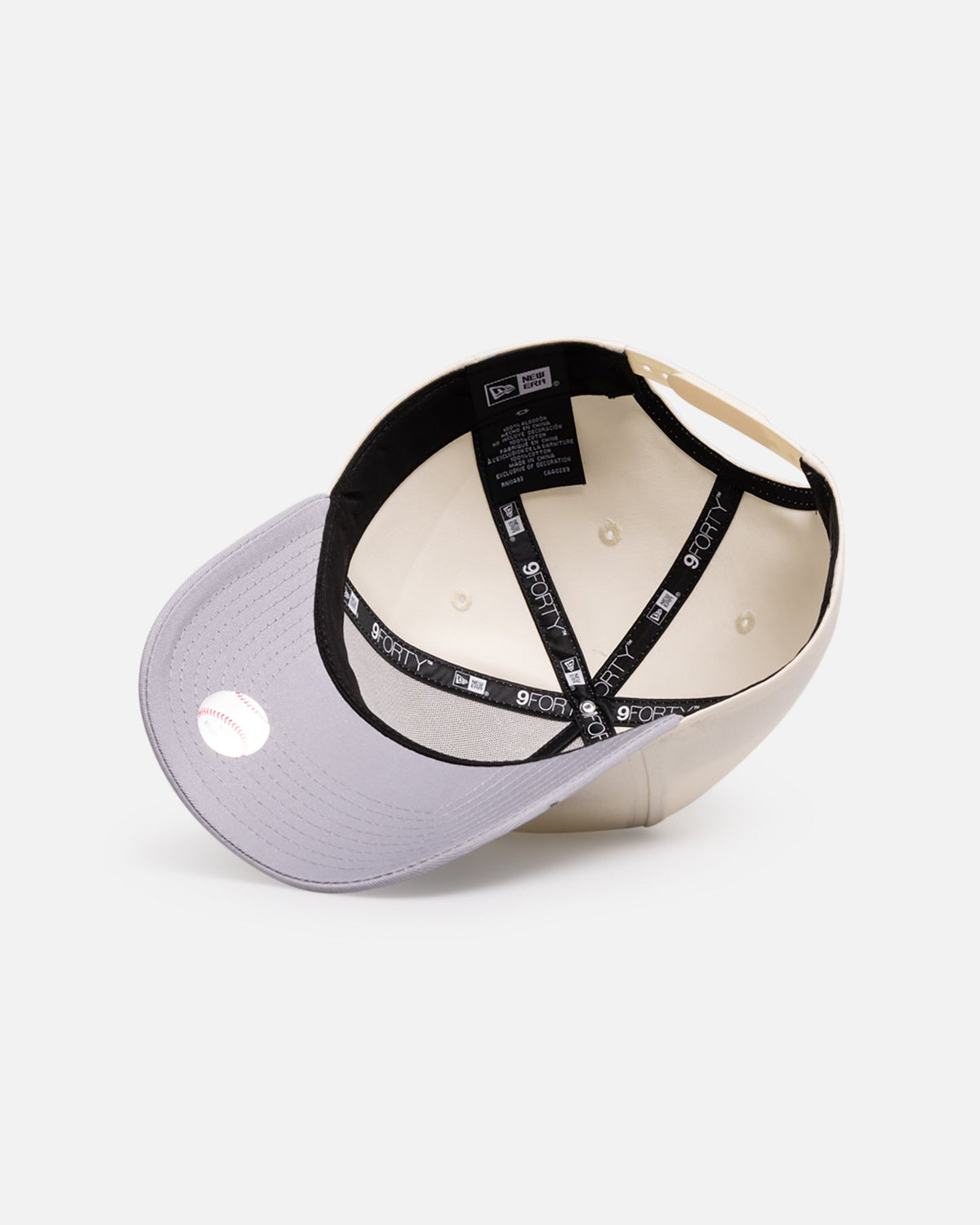 New Era Chicago Bulls 'Chrome Grey' 9FORTY A-Frame Snapback White/Silver