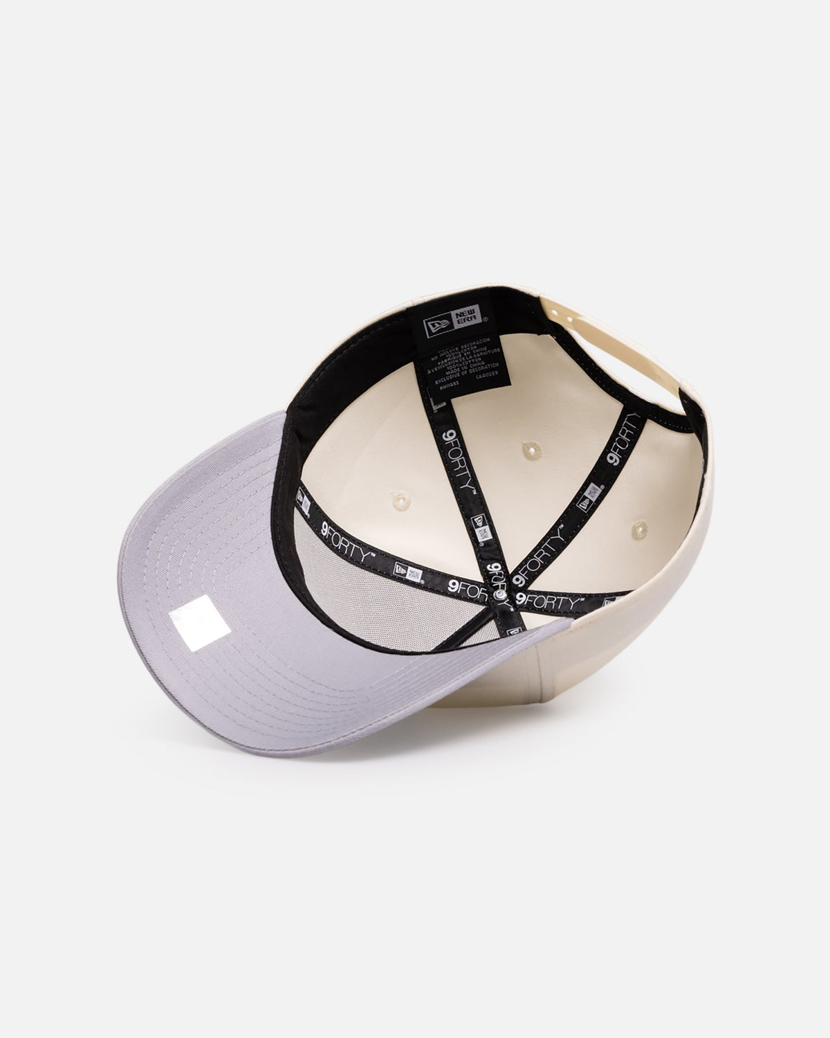 New Era Los Angeles Lakers 'Chrome Grey' 9FORTY A-Frame Snapback White/Silver - image 6