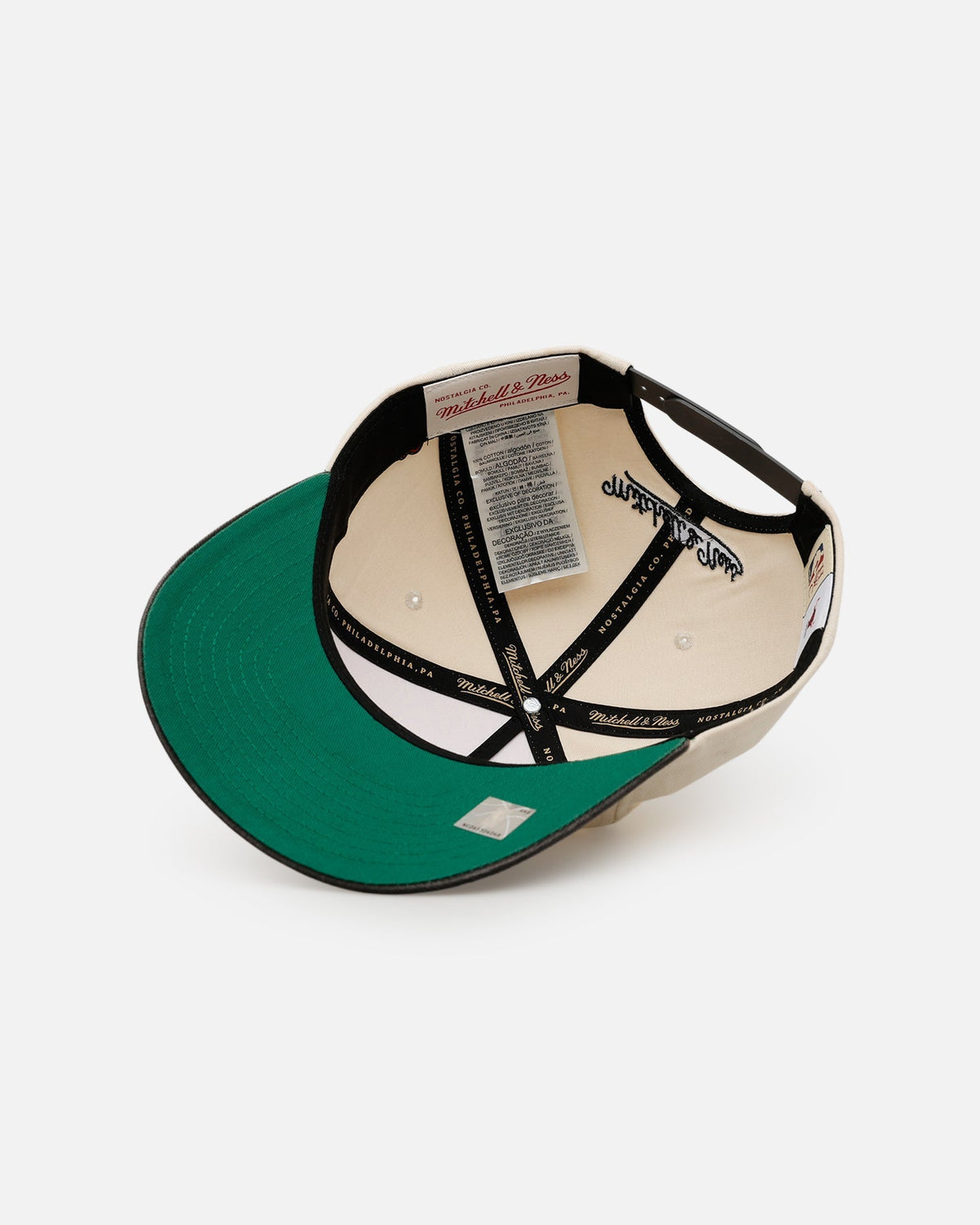 Mitchell & Ness Chicago Bulls 'Washed Cotton' Deadstock Snapback Off White