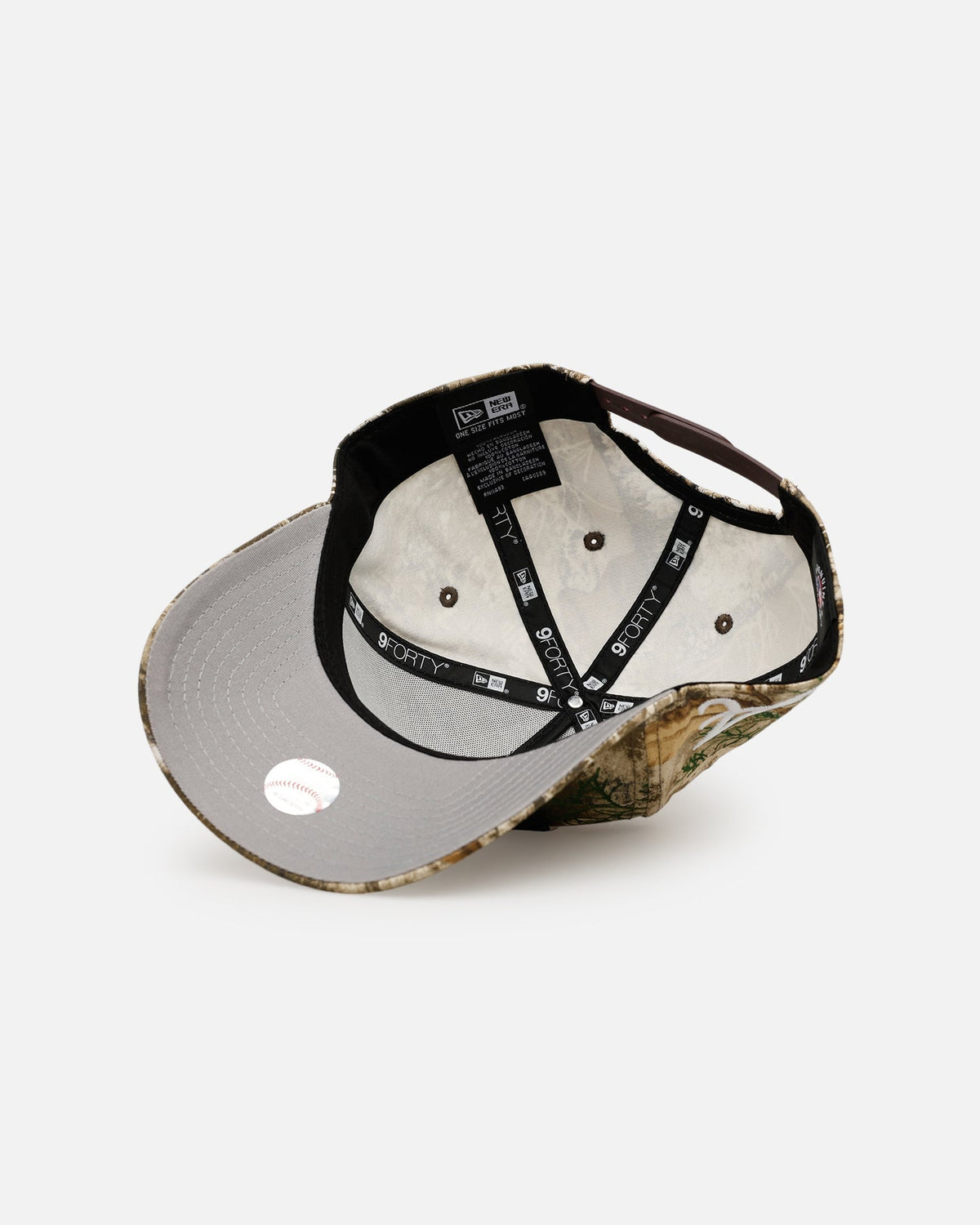 New Era Atlanta Braves 'Gothic Patch' 9FORTY A-Frame Snapback Camo - image 6