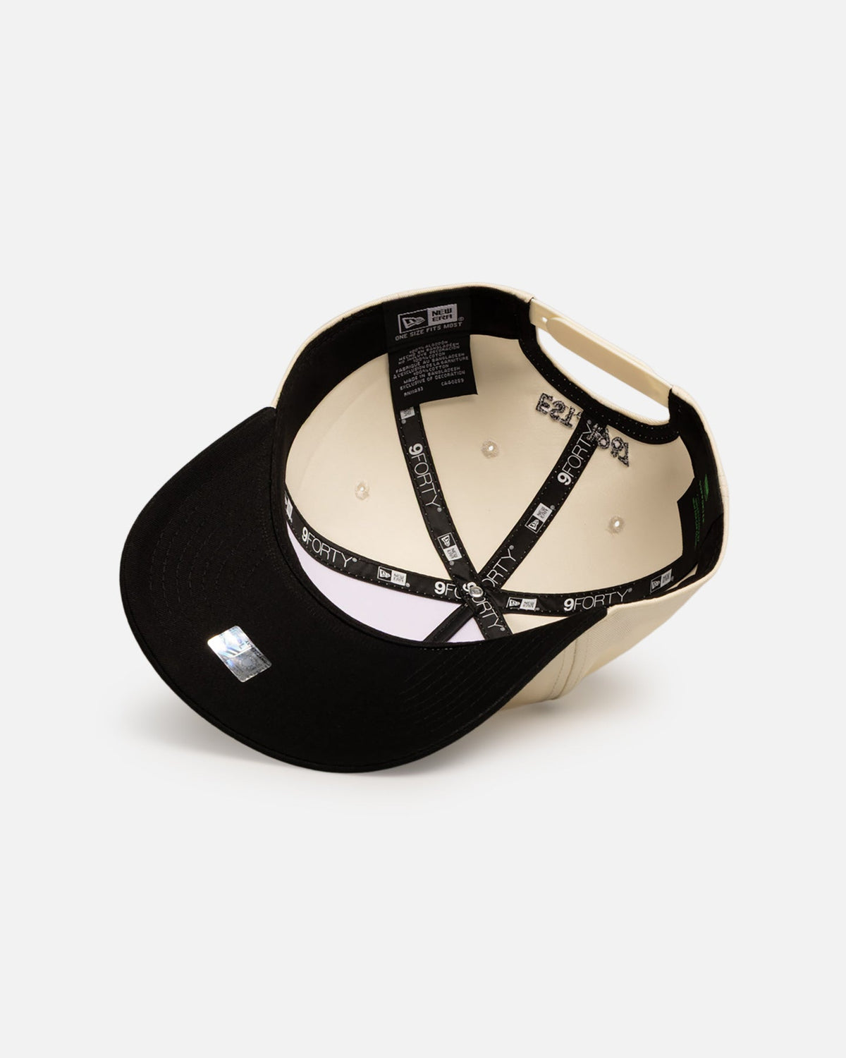 New Era Cronulla-Sutherland Sharks 'Chrome Black' 9FORTY A-Frame Snapback White/Black - image 6