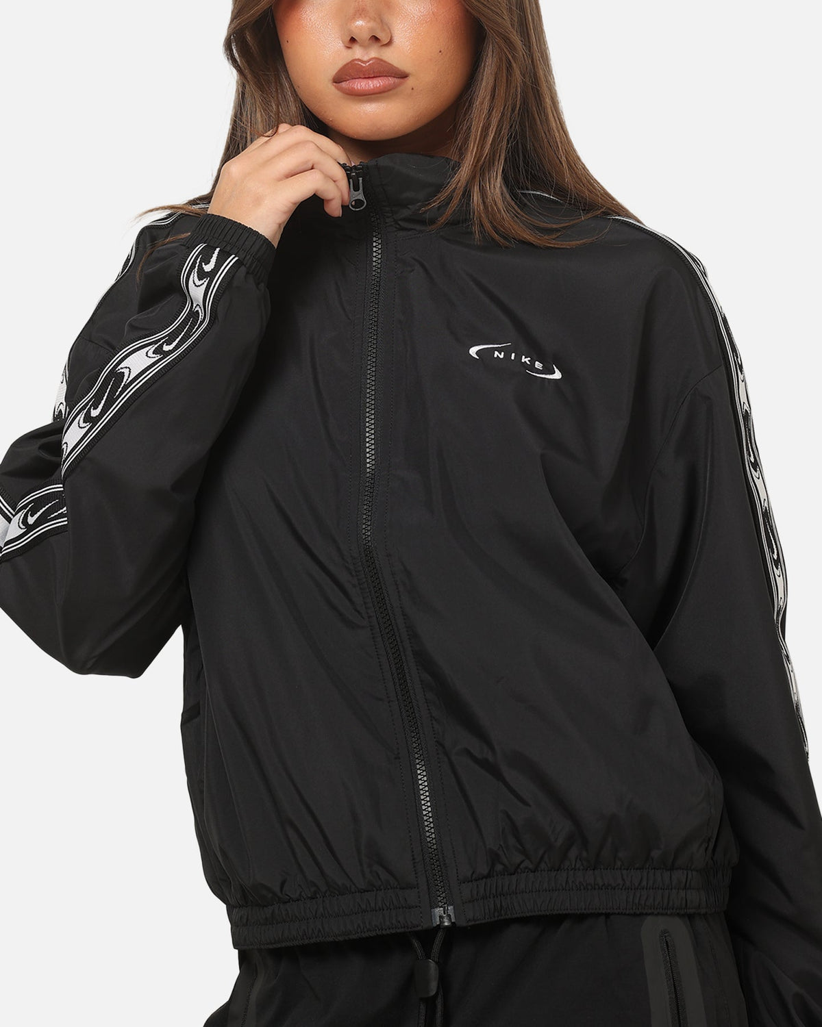 Nike Women's Sportswear Classic Loose Woven Jacket Black/Sail