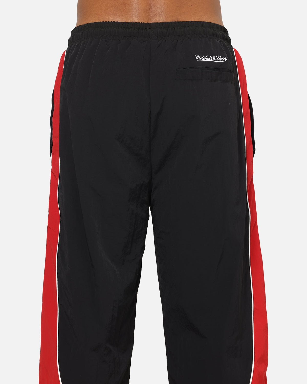 Mitchell & Ness Chicago Bulls Nylon Tracksuit Pants Black/Red