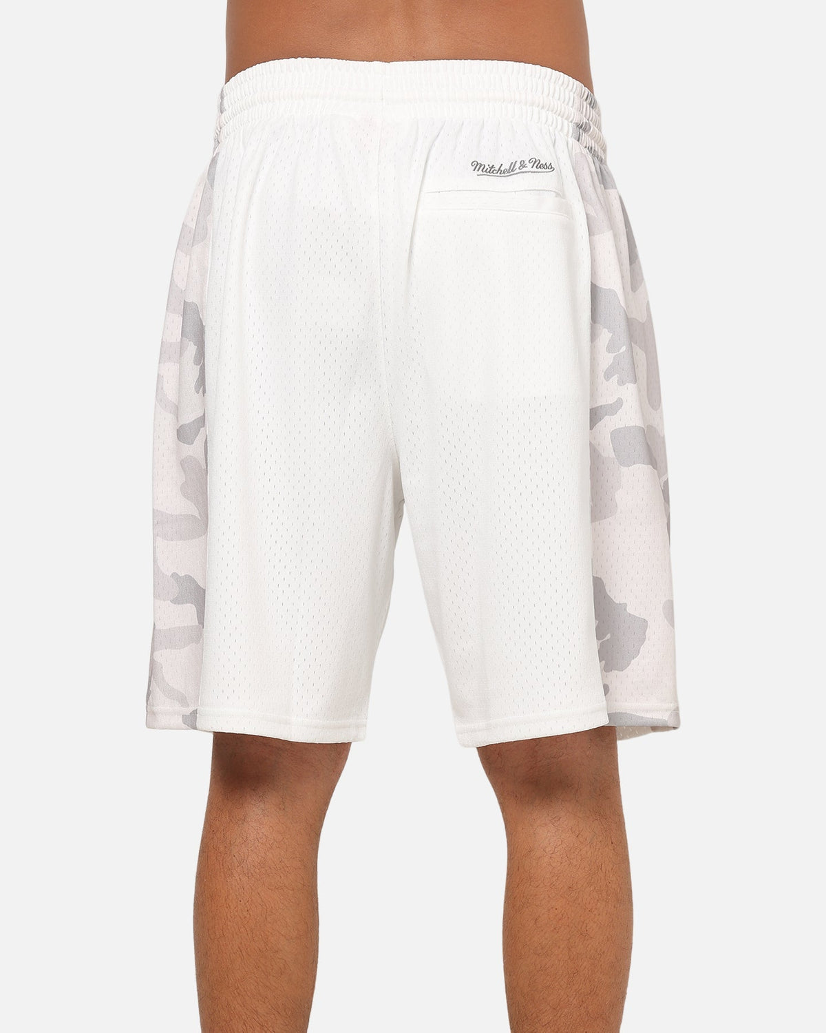 Mitchell & Ness Chicago Bulls Snow Camo Authentic Mesh Shorts White