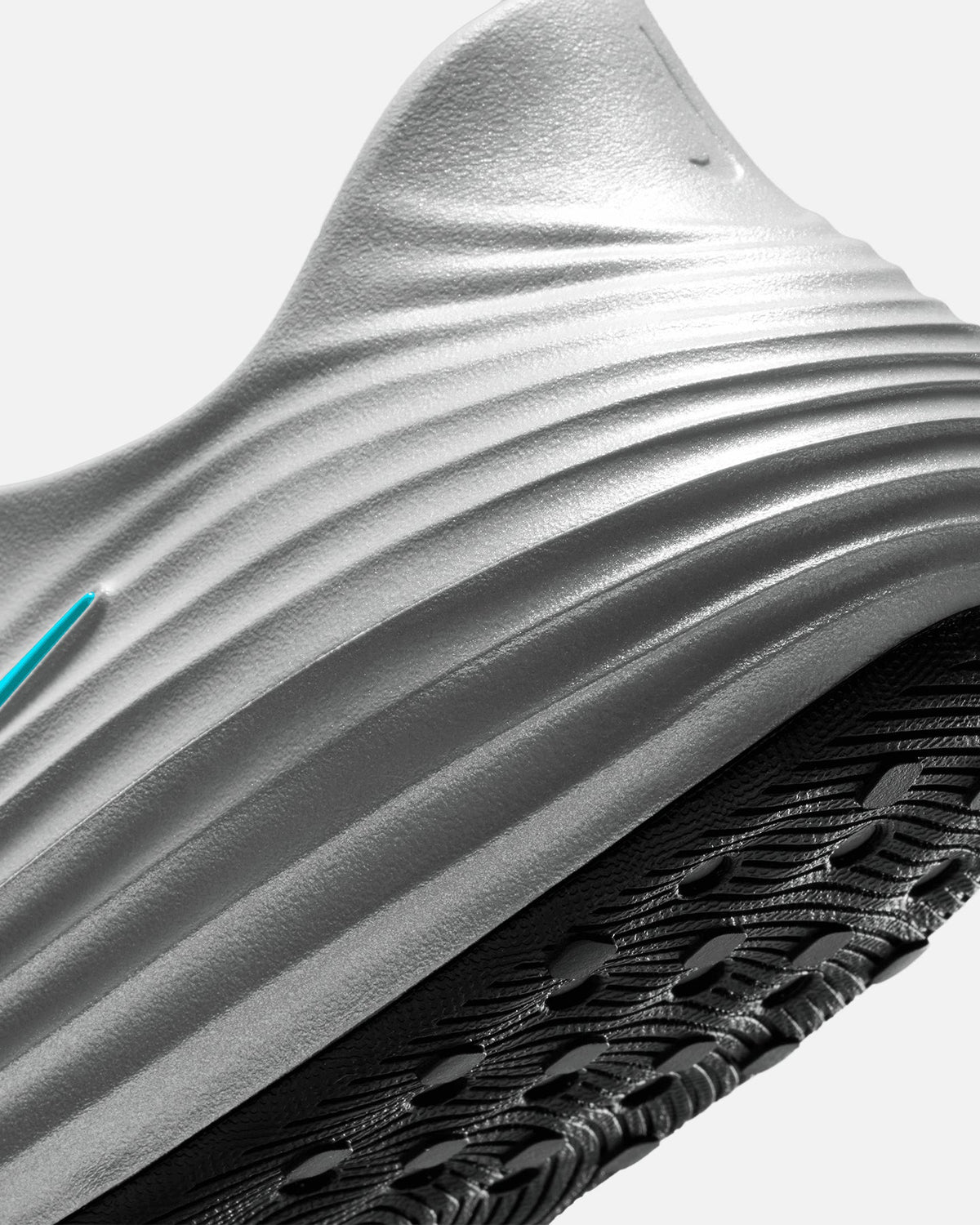 Nike ReactX Rejuven8 Metallic Silver