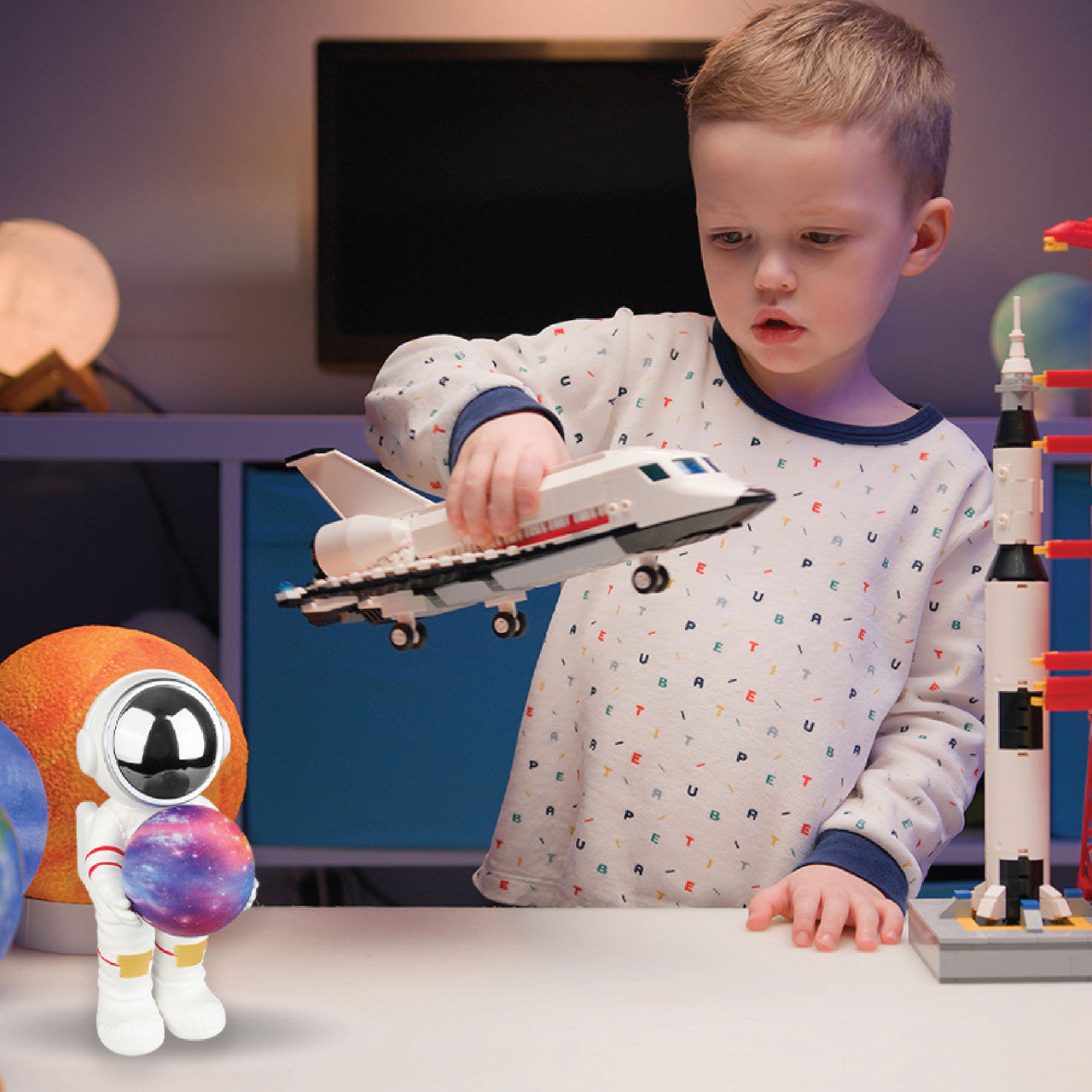 Laser Astronaut Bluetooth Speaker with Glow Light (White)