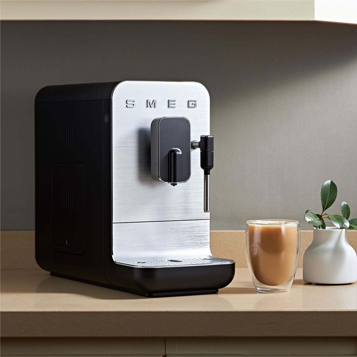 Smeg Bean to Cup Fully Automatic Coffee Machine (Matte Black)