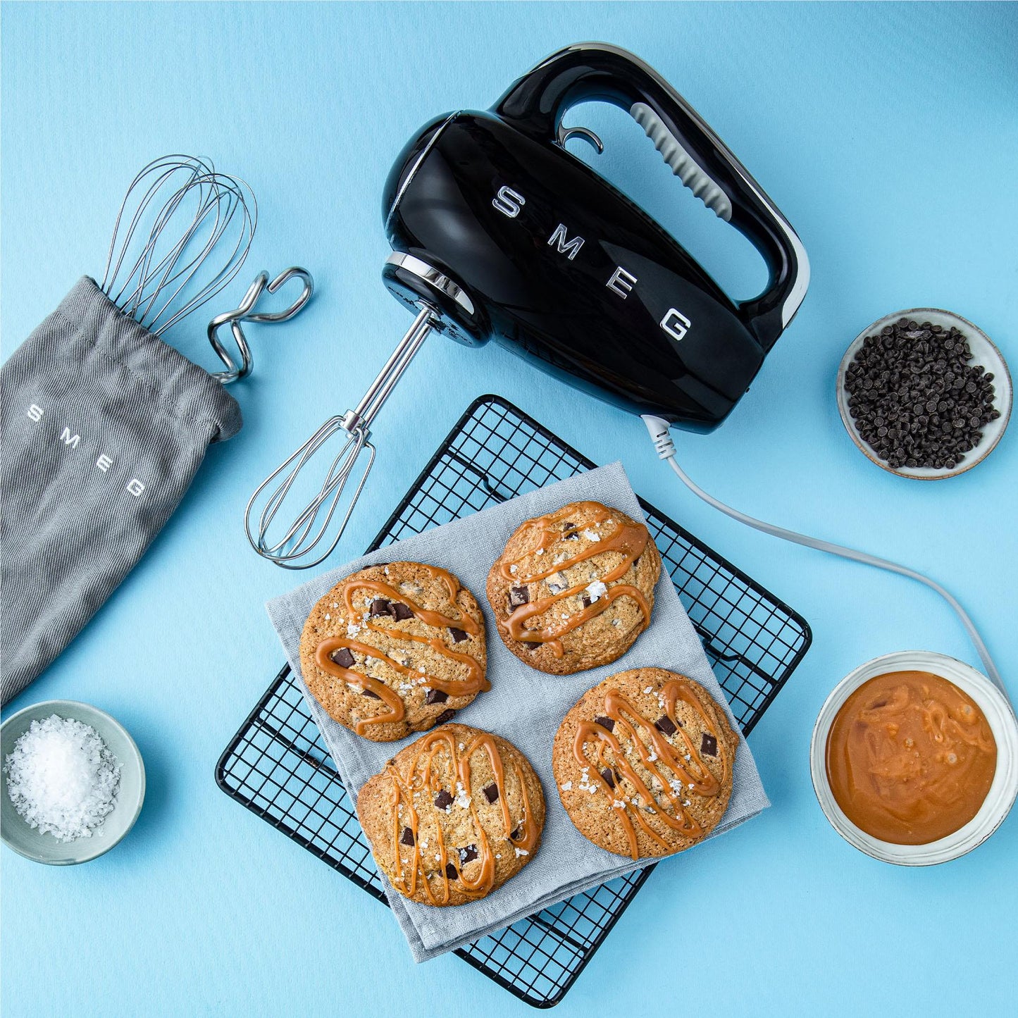 Smeg 50's Style Hand Mixer (Black)