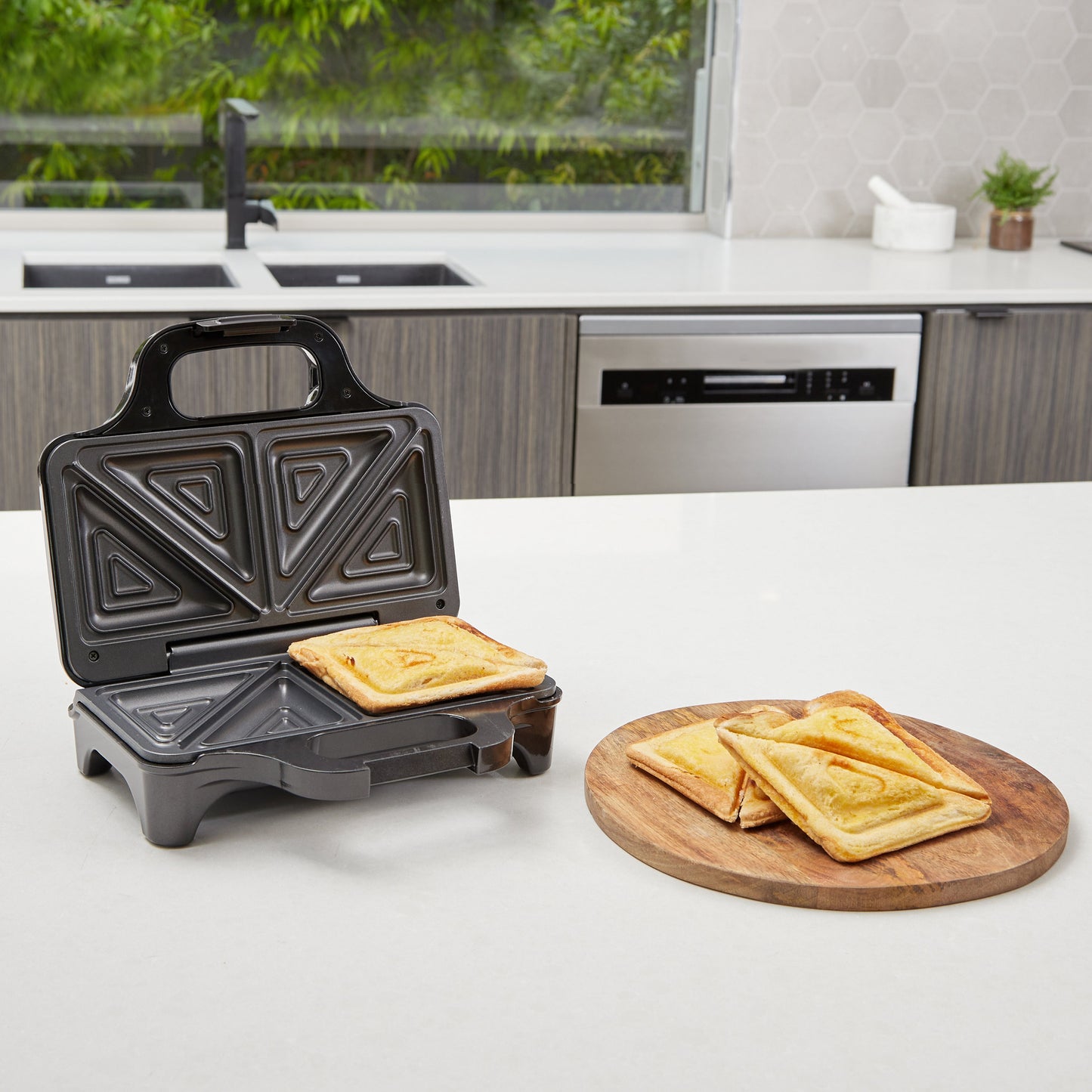 Westinghouse 2 Slice Toasted Sandwich Maker (Black)
