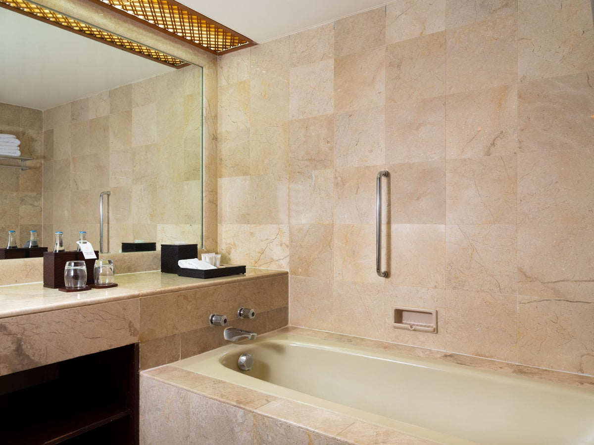 Ayodya Resort luxury bathroom