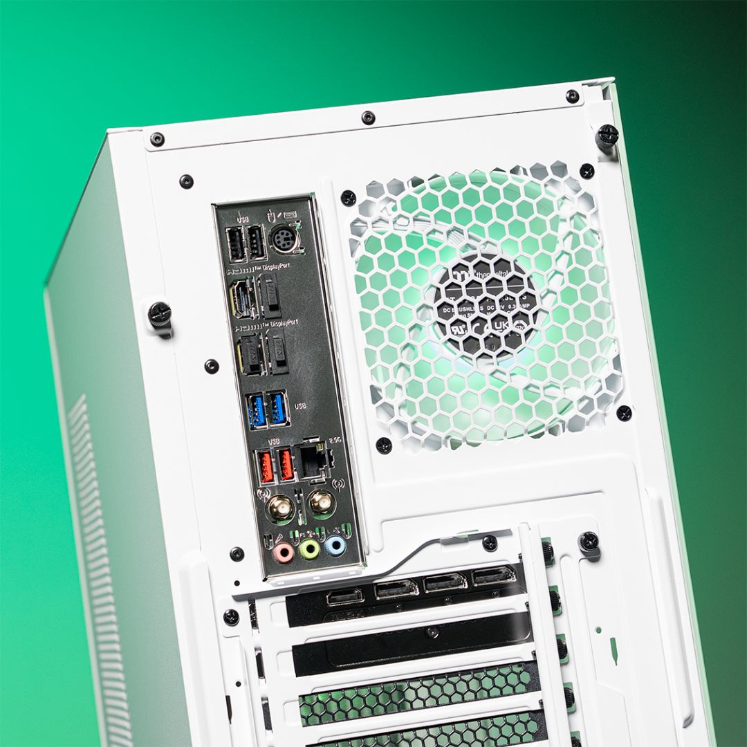 Thermaltake Infinity Xtreme V7 Snow Gaming Desktop PC (Intel 14700F / RTX 5080 / 32GB RAM)