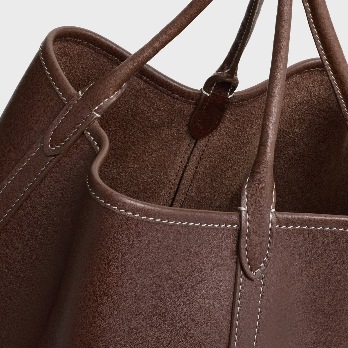 Small Drop Bucket in Supple Smooth Calfskin