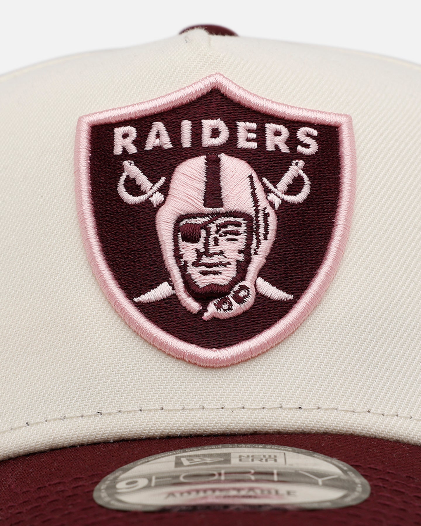 New Era Las Vegas Raiders 'Lover's Club 2.0' 9FORTY A-Frame Snapback Chrome