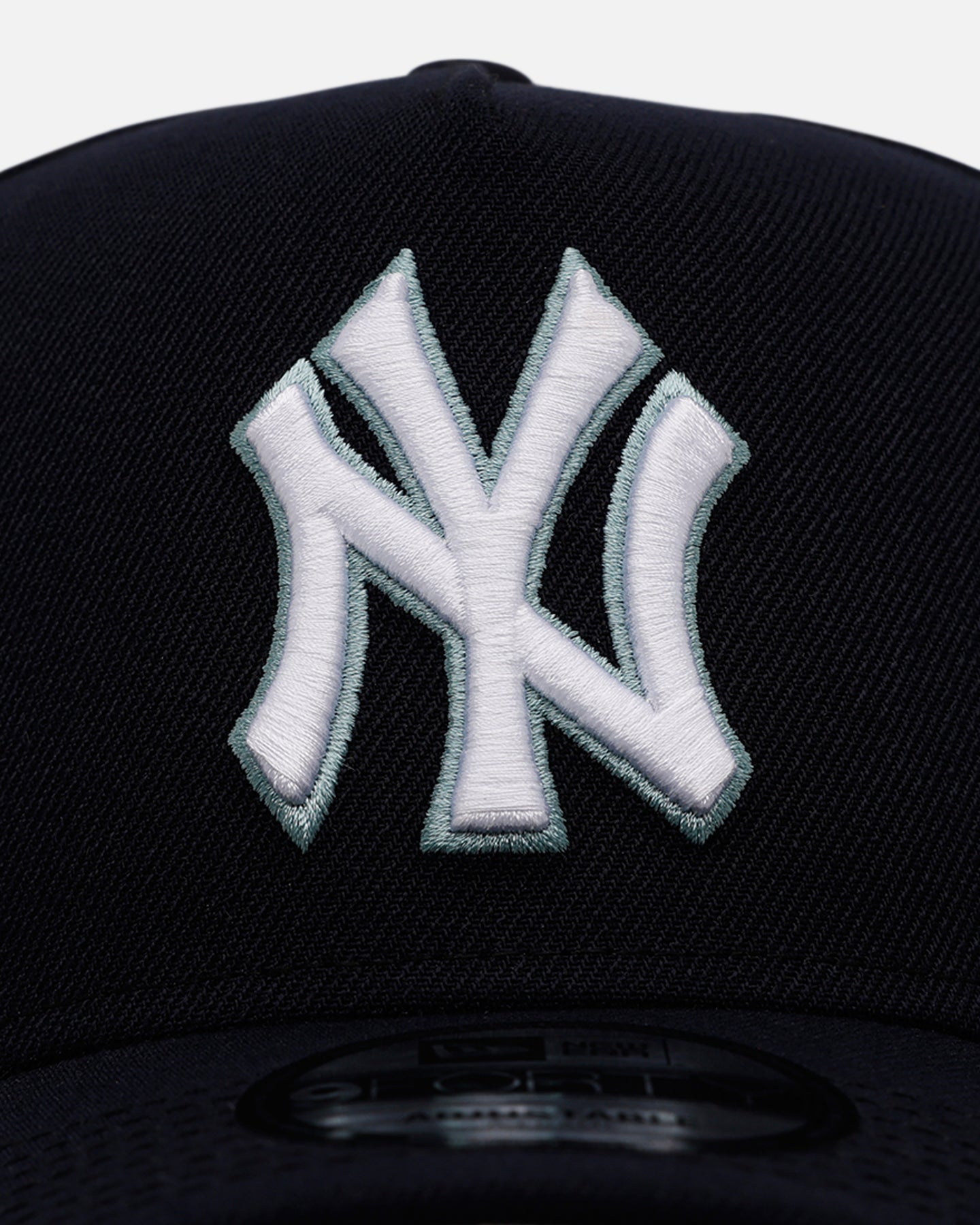 New Era New York Yankees 'Midnight Navy' 9FORTY A-Frame Snapback Midnight Navy
