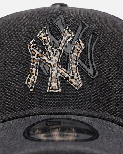 New Era New York Yankees 'Patent Leather' 9FORTY A-Frame Strapback Washed Black