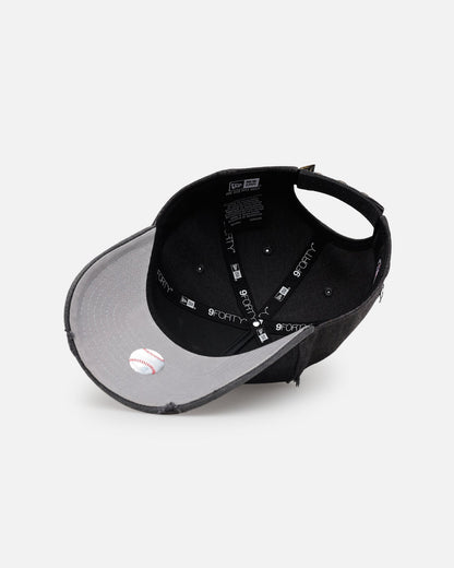 New Era New York Yankees 'Patent Leather' 9FORTY A-Frame Strapback Washed Black