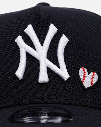 New Era New York Yankees 'Baseball Hearts' 9FORTY A-Frame Snapback Official Team Color