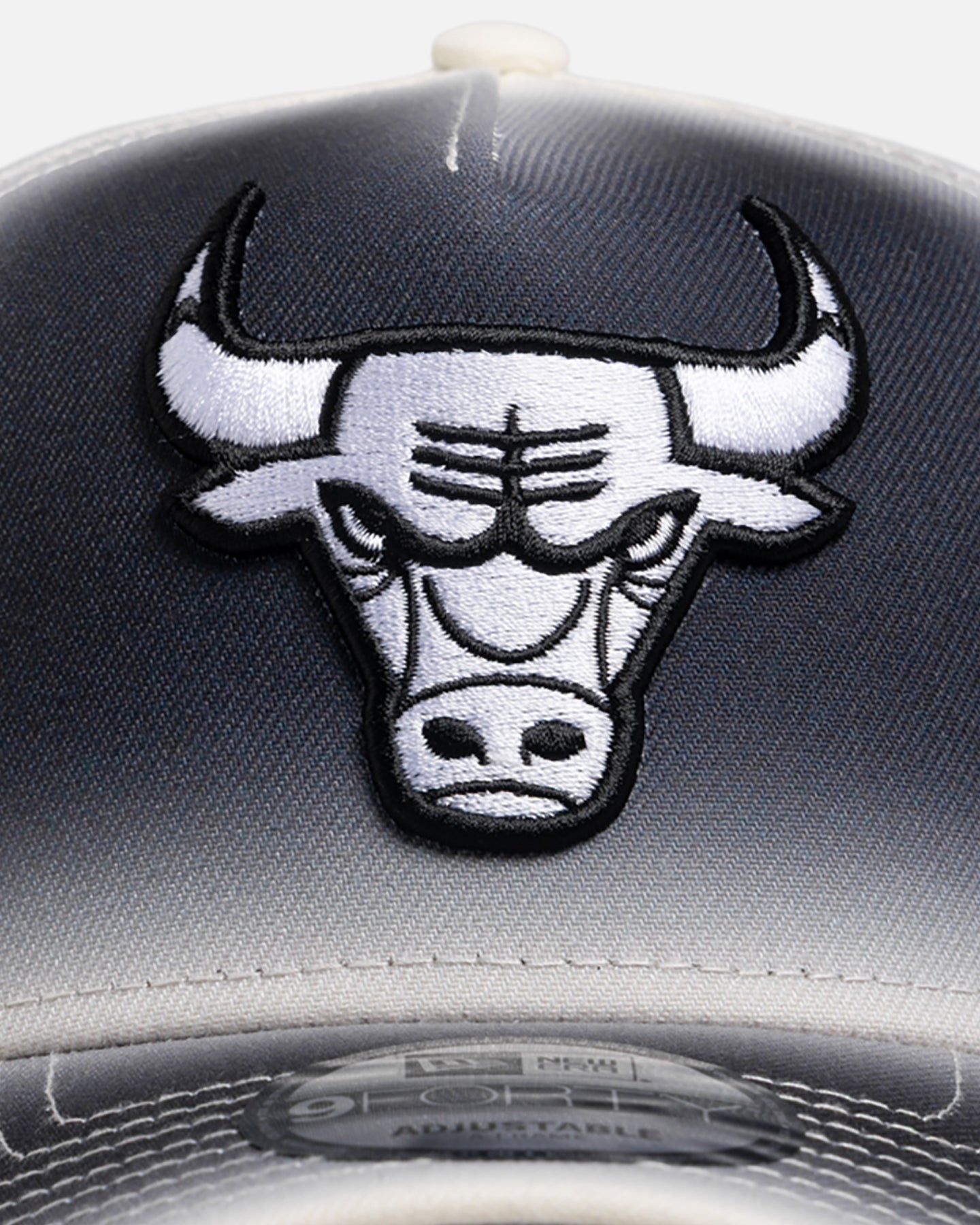 New Era Chicago Bulls 'Gradient Edge Reverse' 9FORTY A-Frame Snapback Black/White