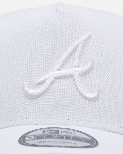New Era Atlanta Braves 'Easy White' 9FORTY A-Frame Snapback White/White
