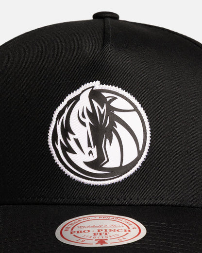 Mitchell & Ness Dallas Mavericks Cooper Flagg 'Signature' Pro Pinch Snapback Black