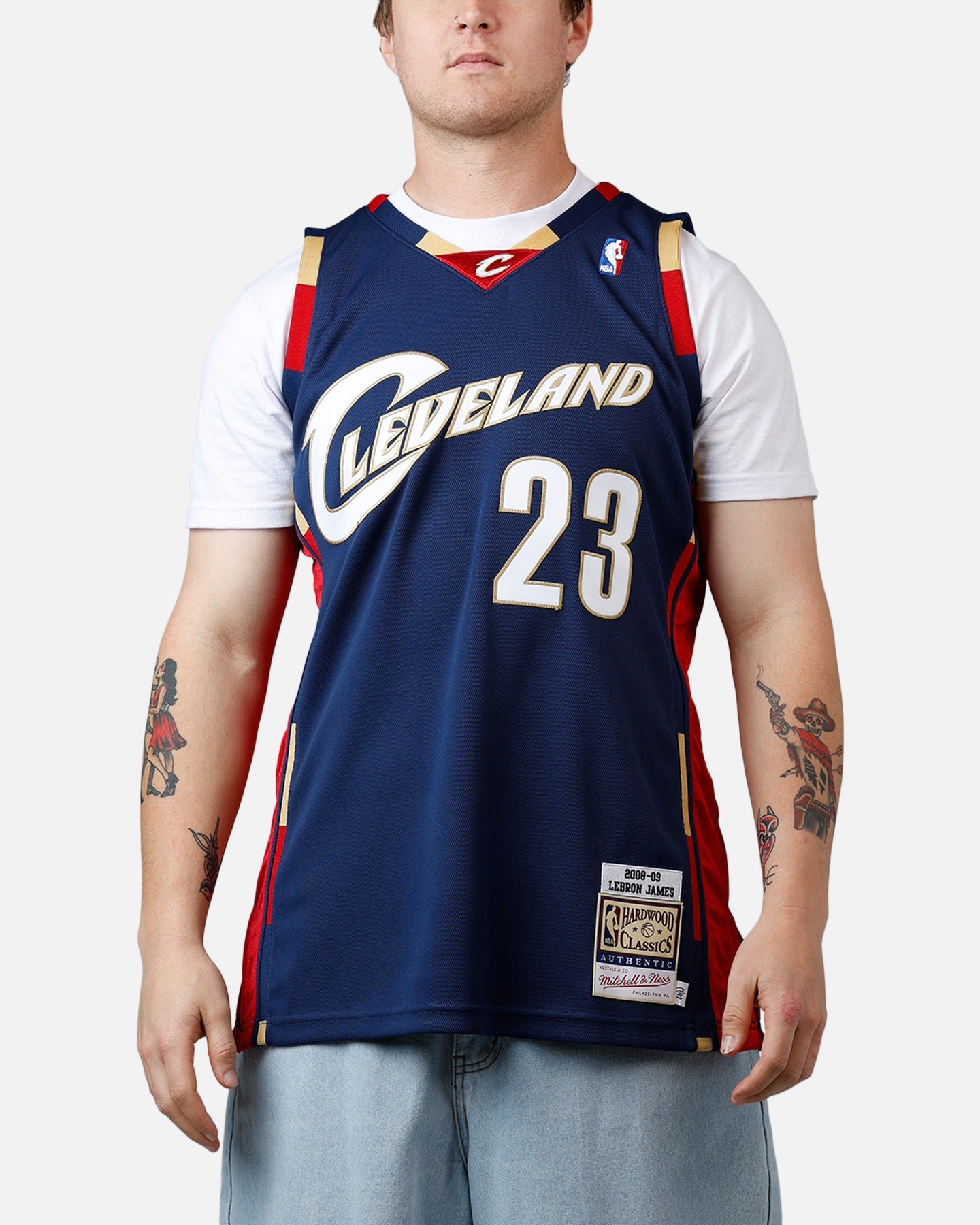 Mitchell & Ness Cleveland Cavaliers Lebron James #23 '08-'09 Swingman Jersey Navy