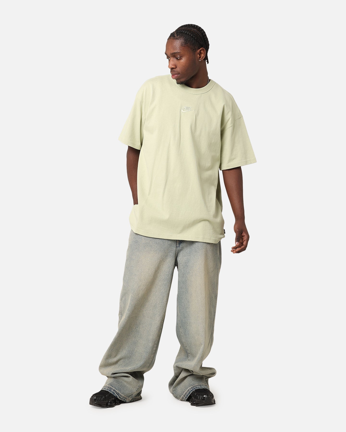 Nike Sportswear Premium Essentials Sustainable T-Shirt Olive Aura/Jade