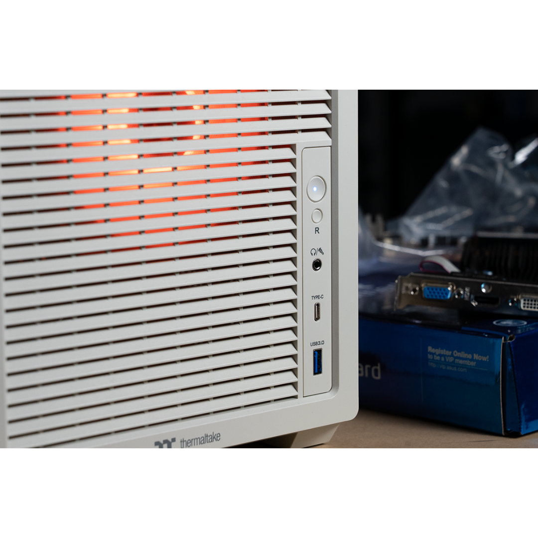 Thermaltake Retro Xtreme Gaming Desktop PC (Intel 14700F/ RTX 5080 / 32GB RAM)