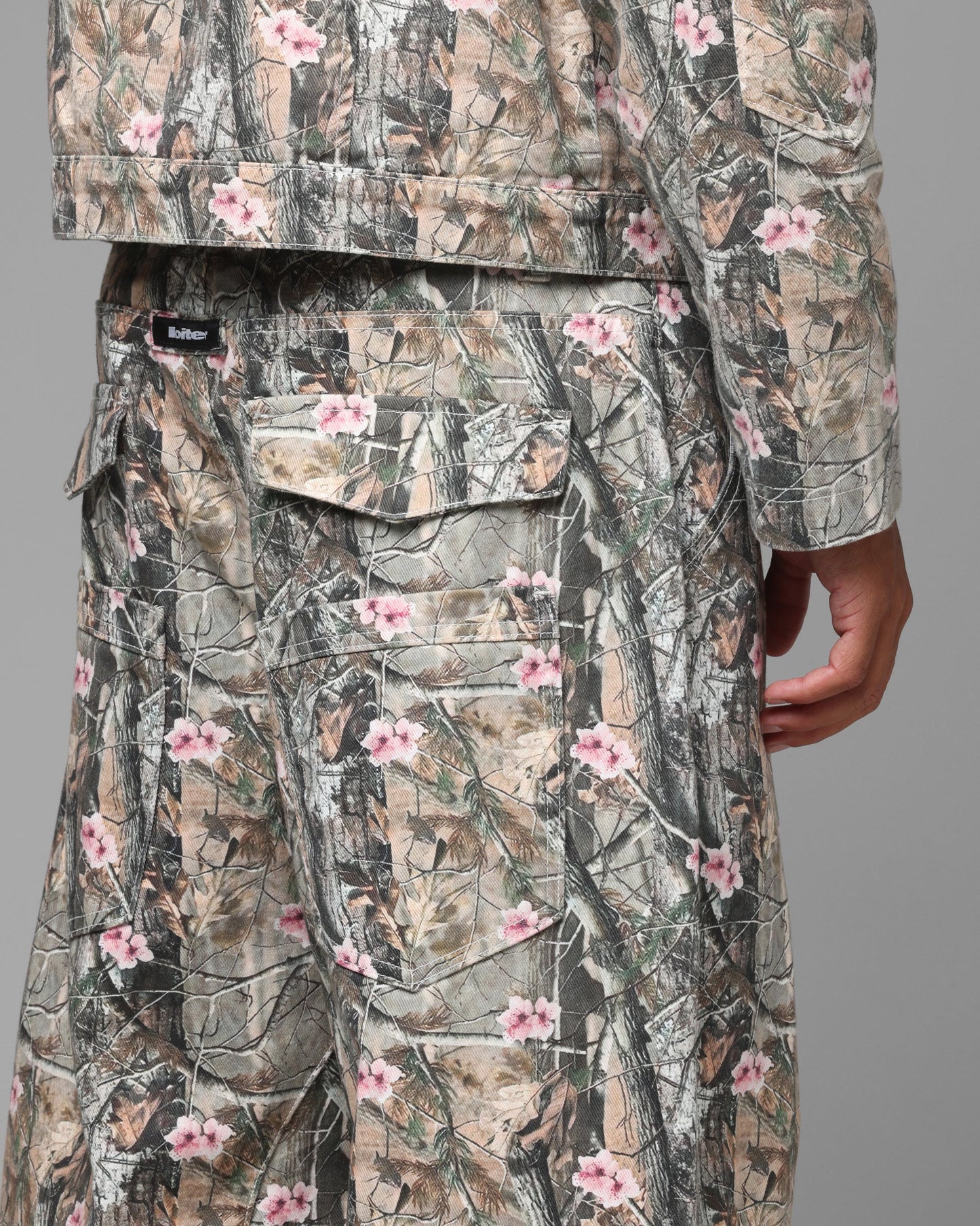 Loiter Thrasher Pants Pink Tree Camo