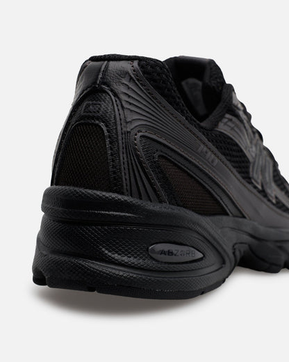 New Balance 740 Black/Black