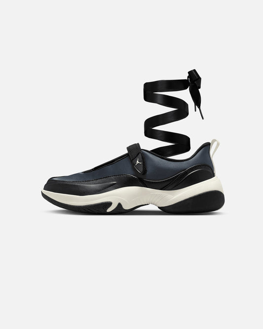 Jordan Women's Pointe Black/Sail