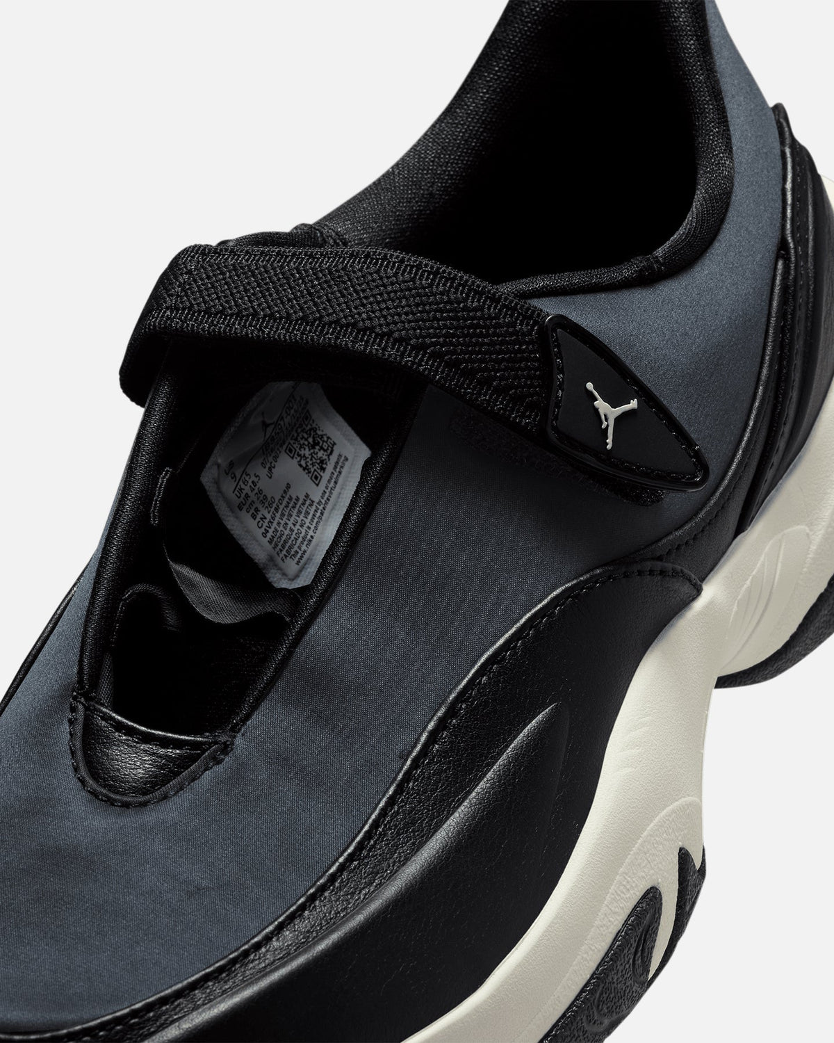 Jordan Women's Pointe Black/Sail