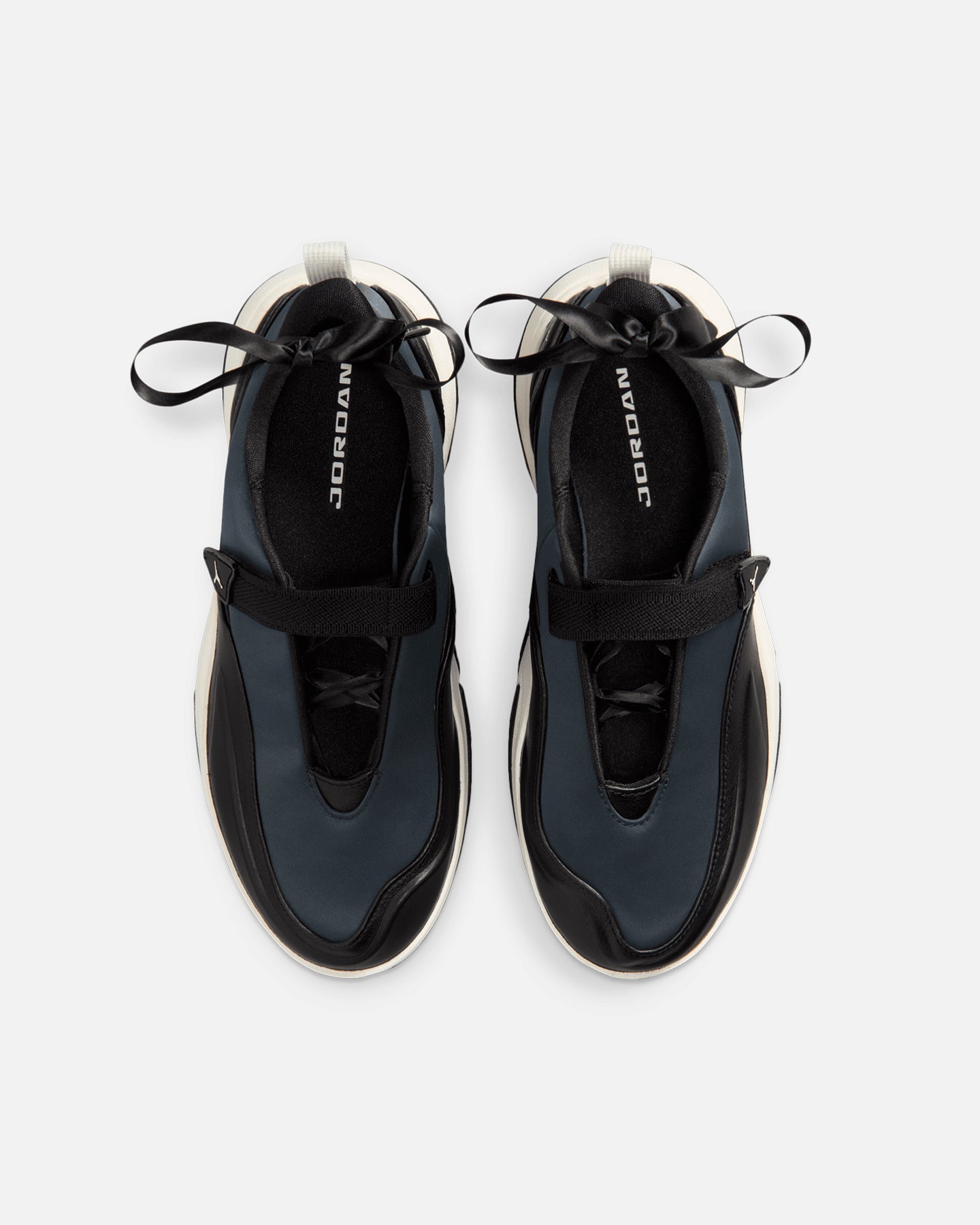 Jordan Women's Pointe Black/Sail