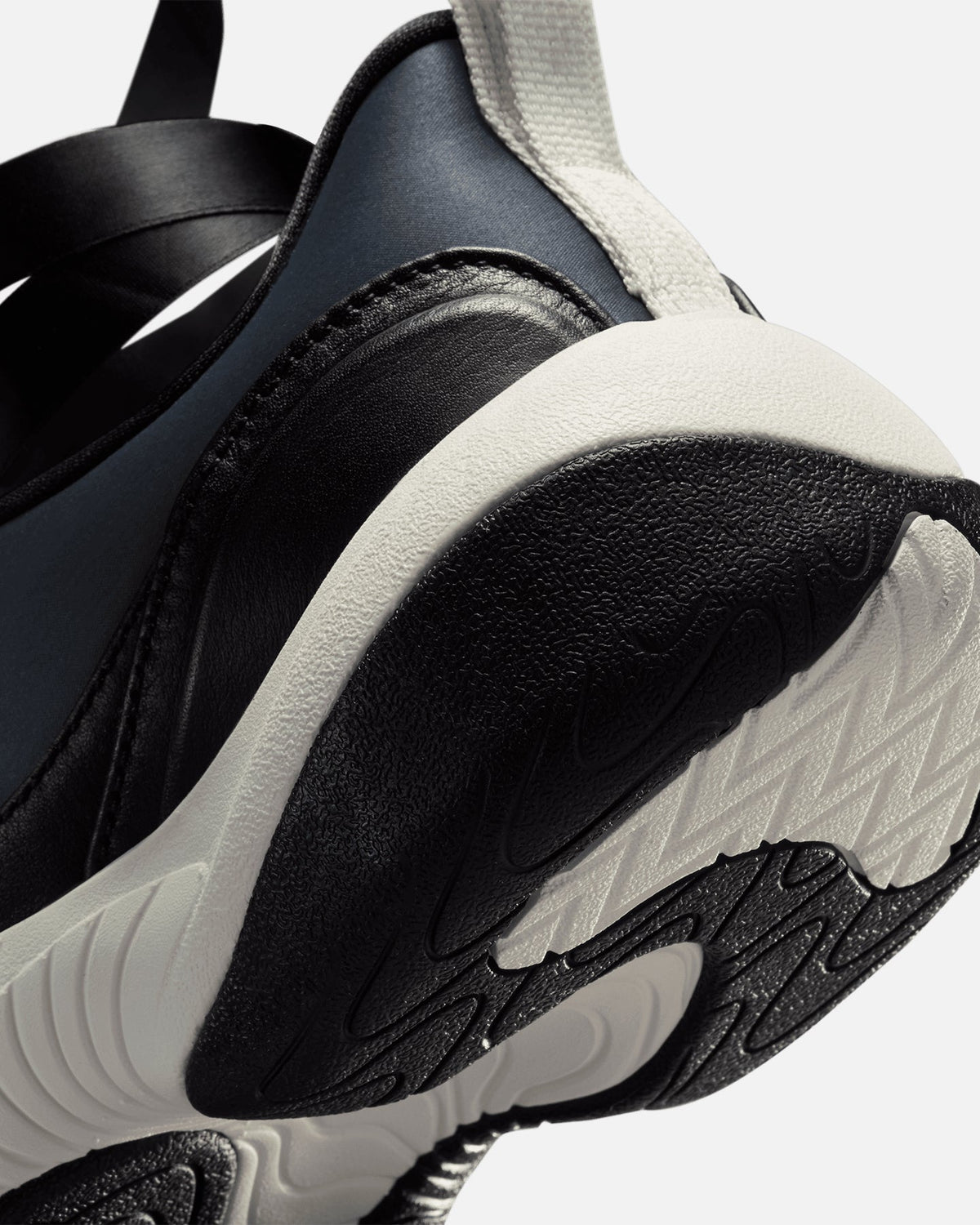 Jordan Women's Pointe Black/Sail