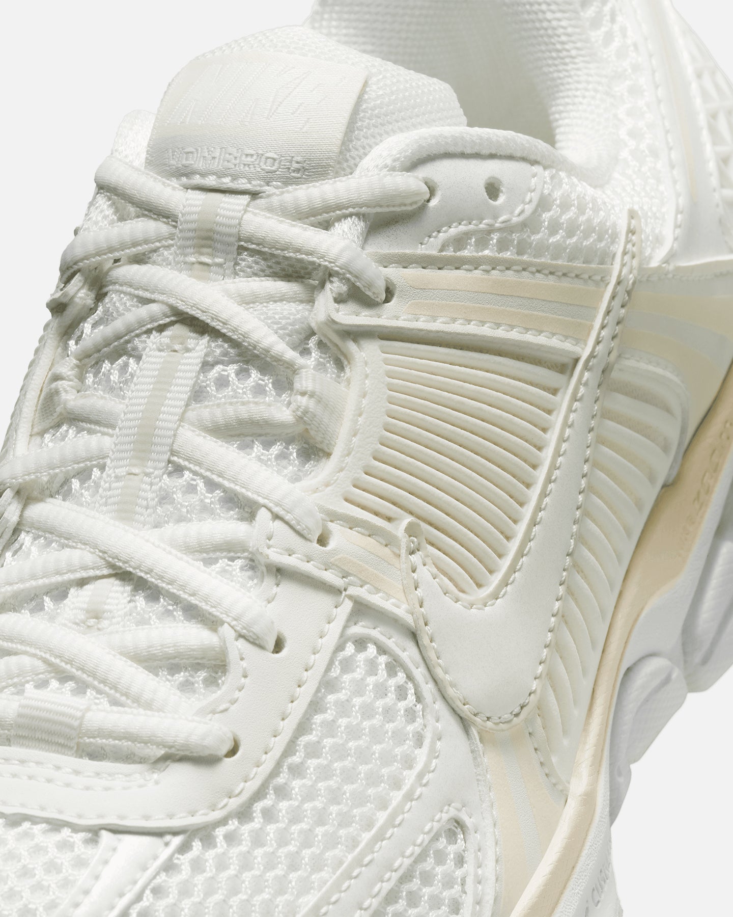 Nike Women's Zoom Vomero 5 Sail