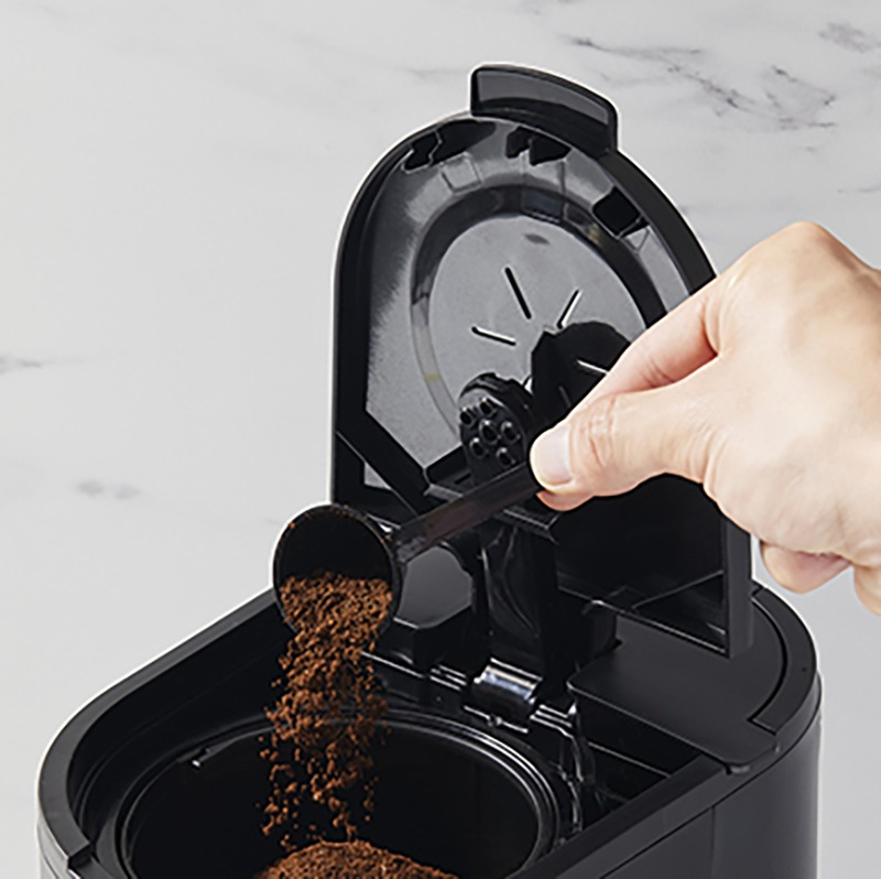 Morphy Richards Electric Iced Coffee Maker with 2.5L Glass Carafe