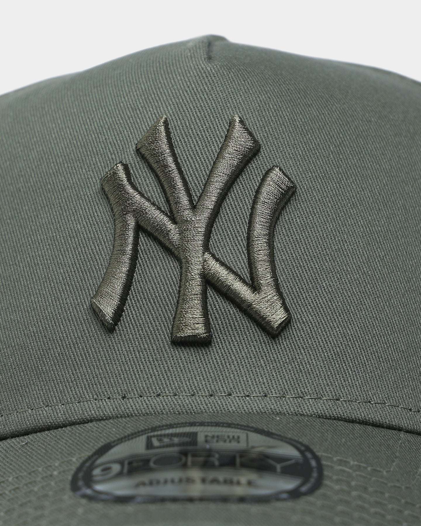 New Era New York Yankees 'Tonal' 9FORTY A-Frame Snapback Olive