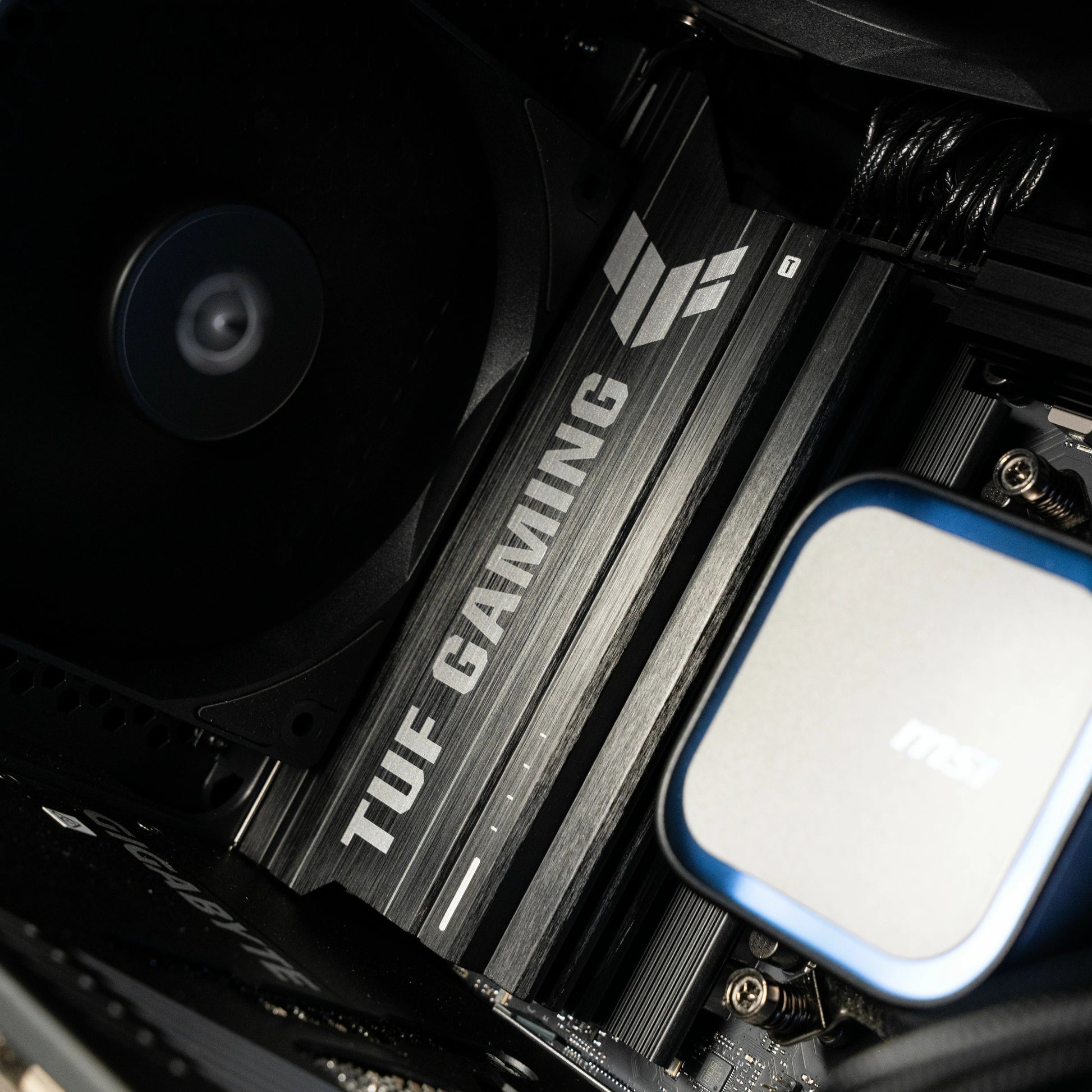 Aftershock Creator Max | RTX 5090 OC 32GB | Ryzen 9 9900X | Desktop Gaming PC