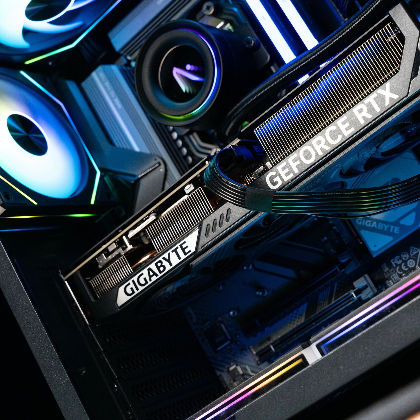 Aftershock Nimbus | RTX 5070 OC 12GB | Ryzen 5 7500F | Desktop Gaming PC