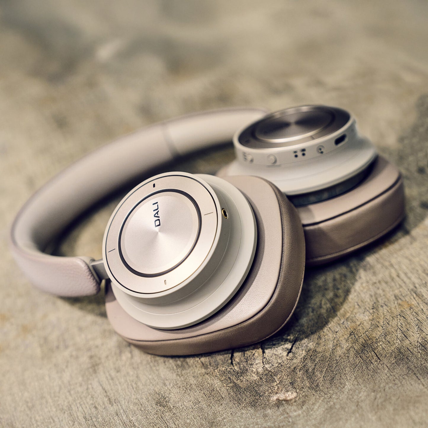 DALI IO-12 Wireless Headphones (Mocha Grey)