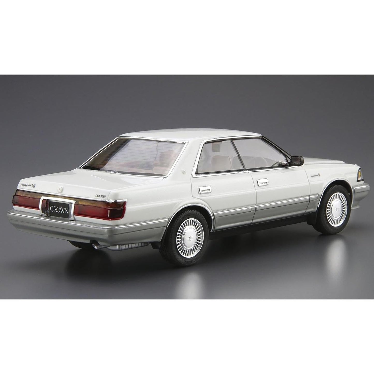 Aoshima 1/24 Toyota Uzs131 Crown Royal Saloon G '89