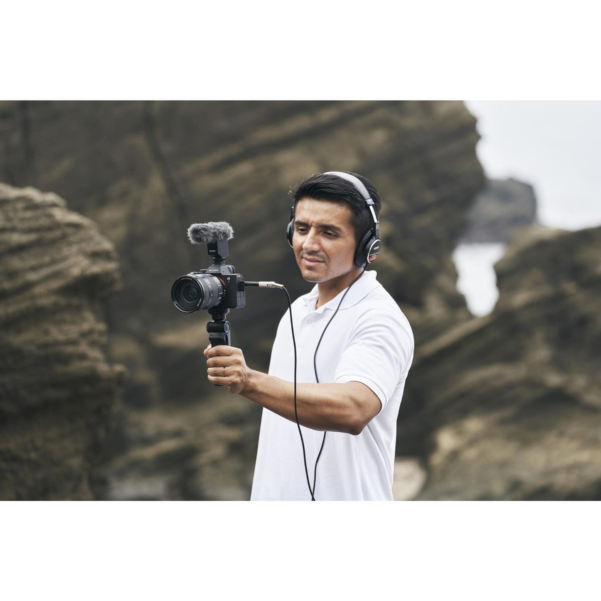 Sony Alpha A7 IV Full Frame Mirrorless Camera [4K Video] (Body Only)