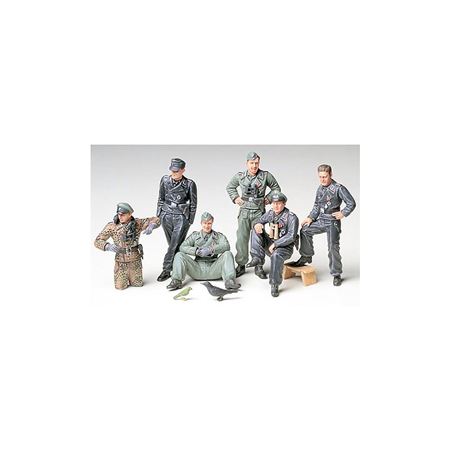 Tamiya 1/35 German Tank Crew At Rest
