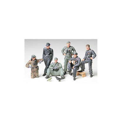 Tamiya 1/35 German Tank Crew At Rest