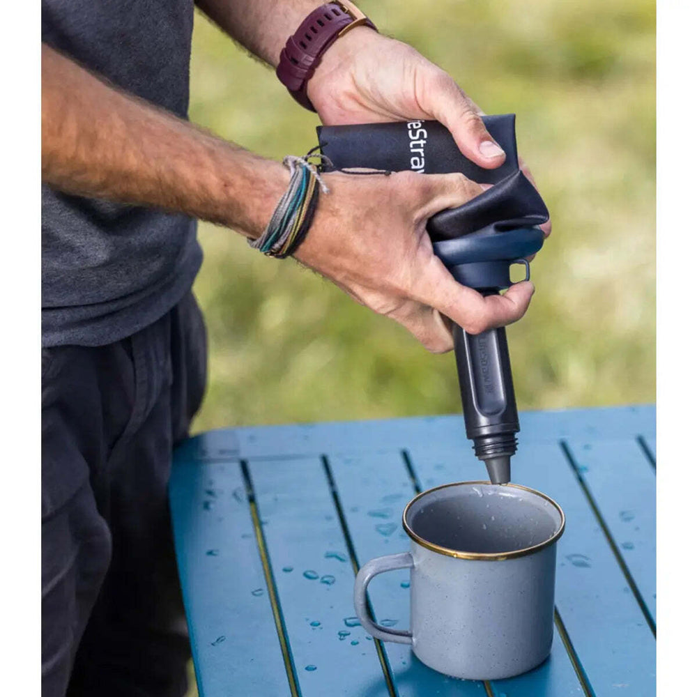 LifeStraw Peak Collapsible Squeeze Bottle with Filter 650ml Mountain Blue