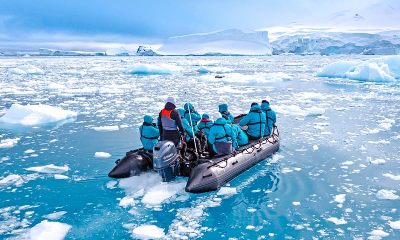 Luxury Antarctic Circle image 2