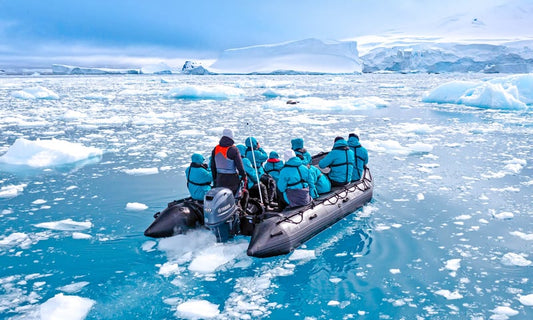 Luxury Antarctic Circle image 2